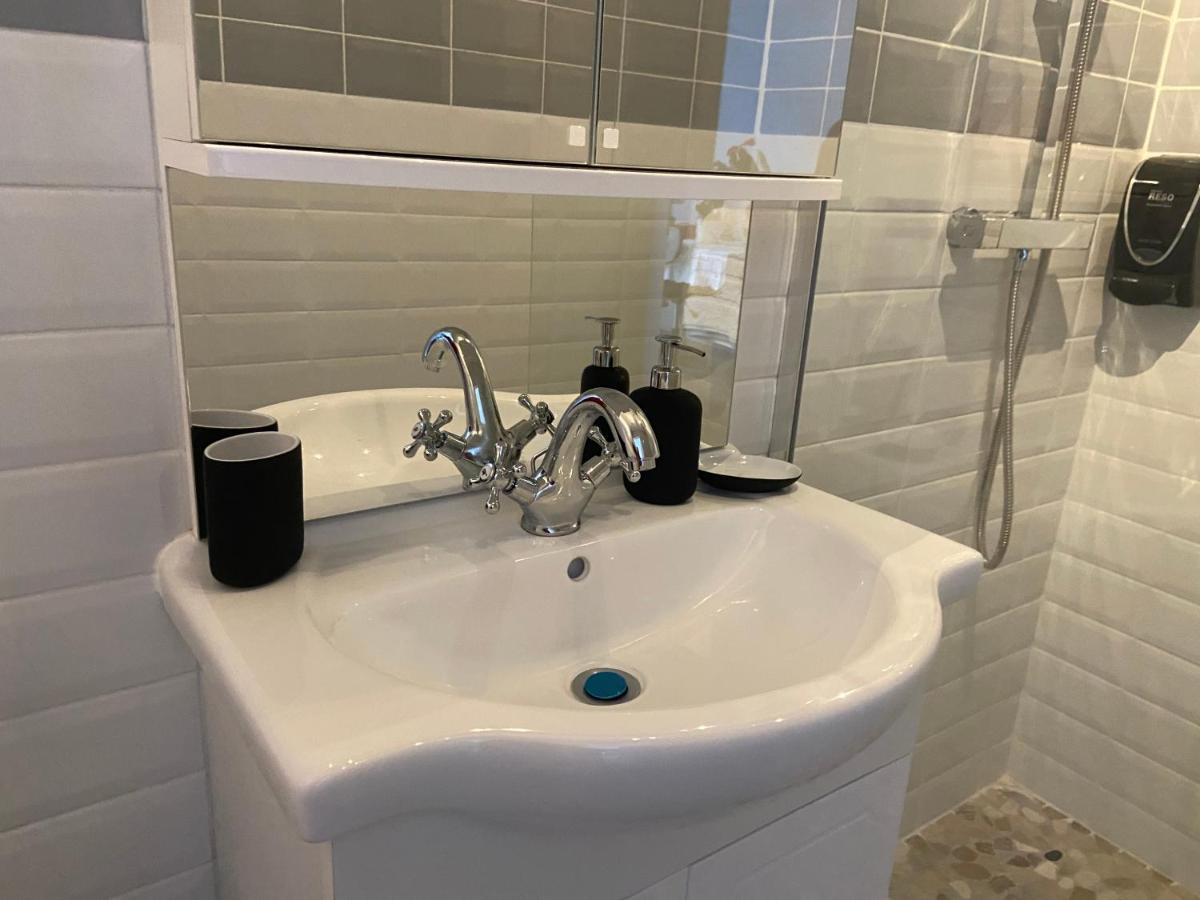 Esprit Etape Bed & Breakfast Saint-Barthelemy-de-Vals Ngoại thất bức ảnh